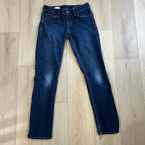 Gap Women’s Real Straight Dark Wash Jean Size 27 - Picture 2 of 11
